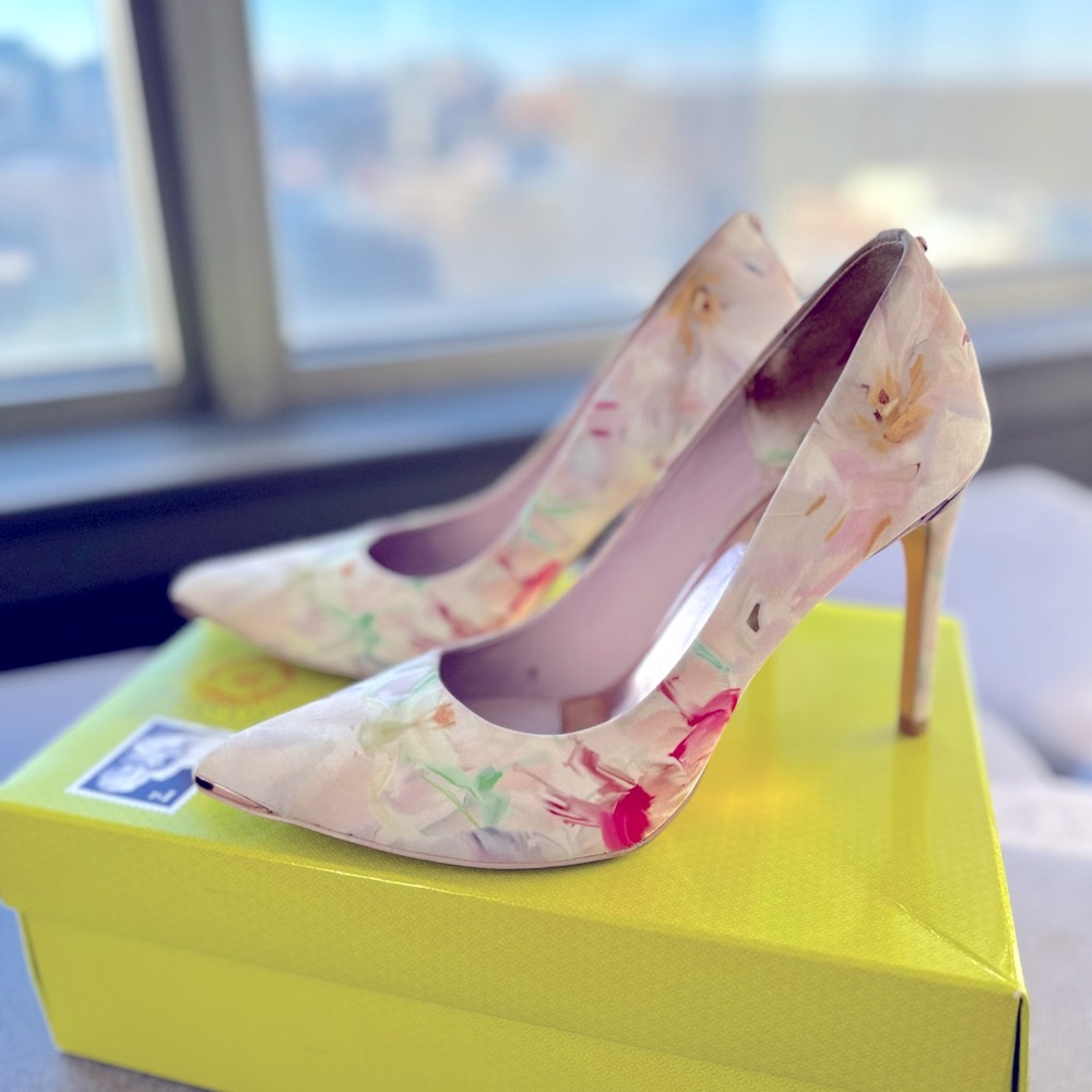 Ted Baker Neevo 3 Pump Heel